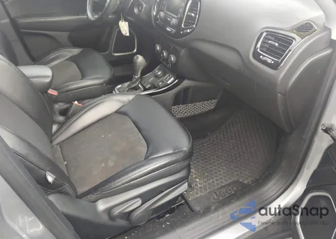 2018 Jeep Compass Altitude 4X4 z USA, uszkodzony, nr VIN 3C4NJDBB0JT393916